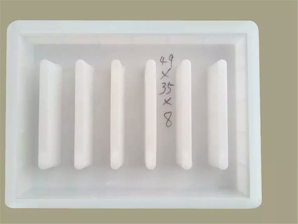 长条孔沟盖板模具 (16)