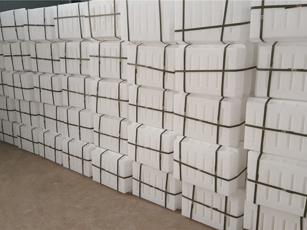 长条孔沟盖板模具 (9)