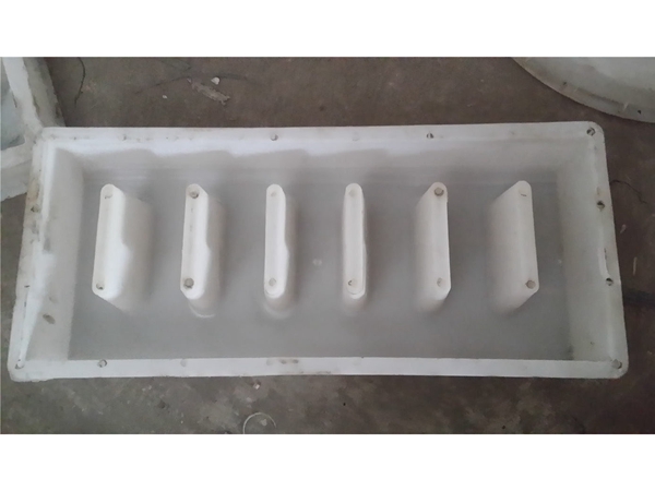 长条孔沟盖板模具 (2)