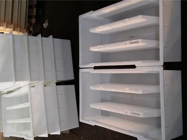 长条孔沟盖板模具 (3)