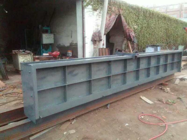 防撞护栏钢模具 (4)