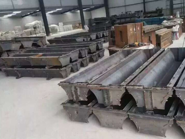 防撞护栏钢模具 (8)