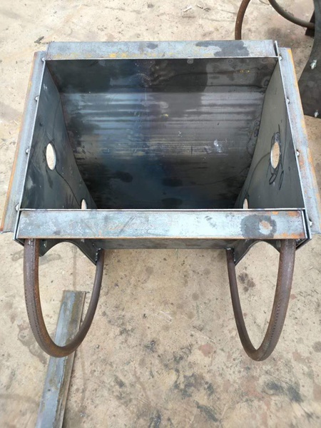 隔离墩钢模具 (7)